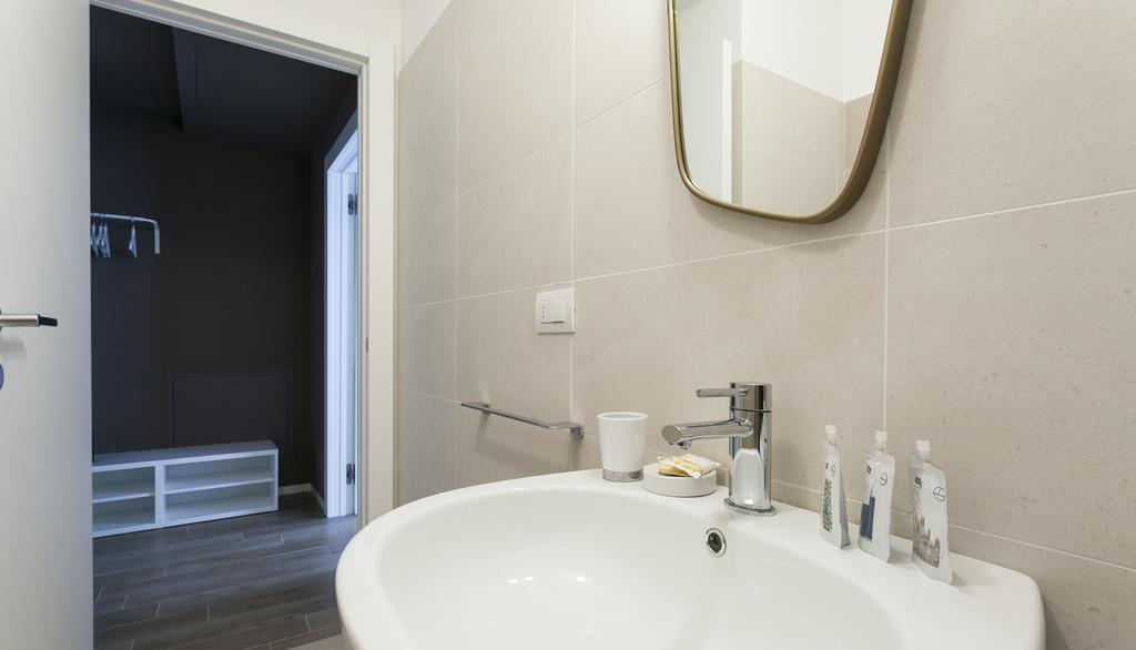 Italianway-Poma Apartment Milano Ngoại thất bức ảnh